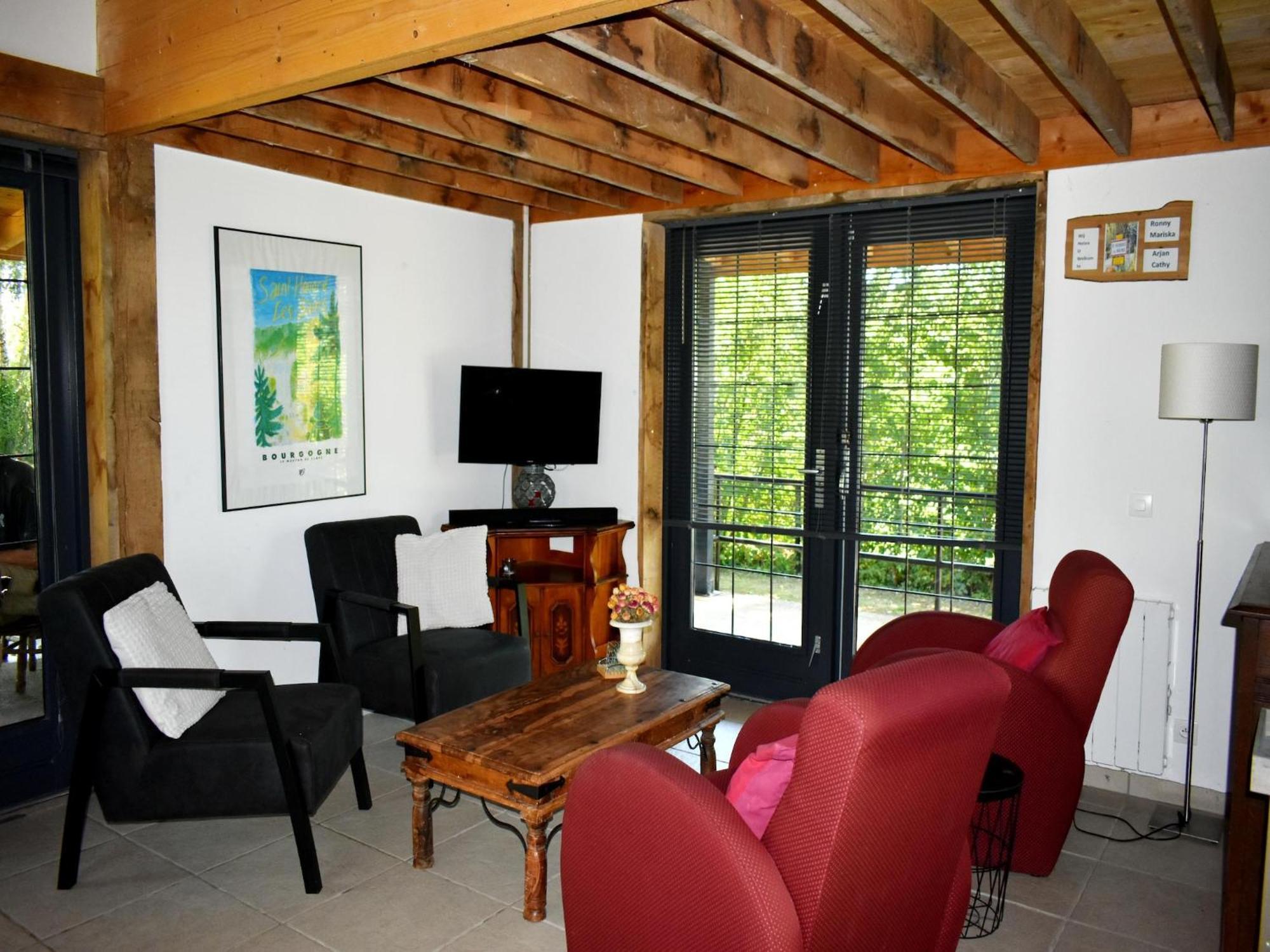 Modern Holiday Home Near The Forest Saint-Honore-les-Bains Exterior photo